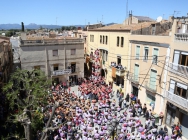 La Colla Vella de Valls actuant a la plaça de l'Om (Foto: Alba Mariné)