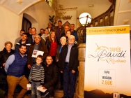 Fotografia dels premiats a les escales de la Casa de la Vila
